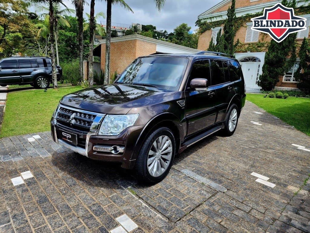 Mitsubishi Pajero Full HPE